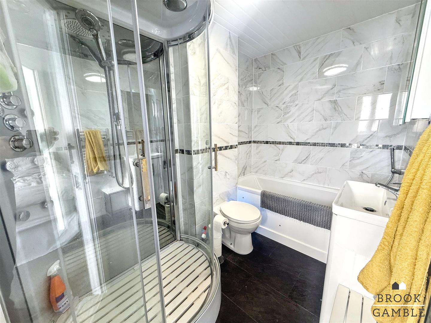 3 Bedroom House. The Piazza in Eastbourne, 21